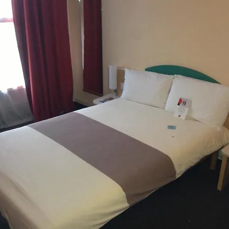 Flanades Hotell Sarcelles